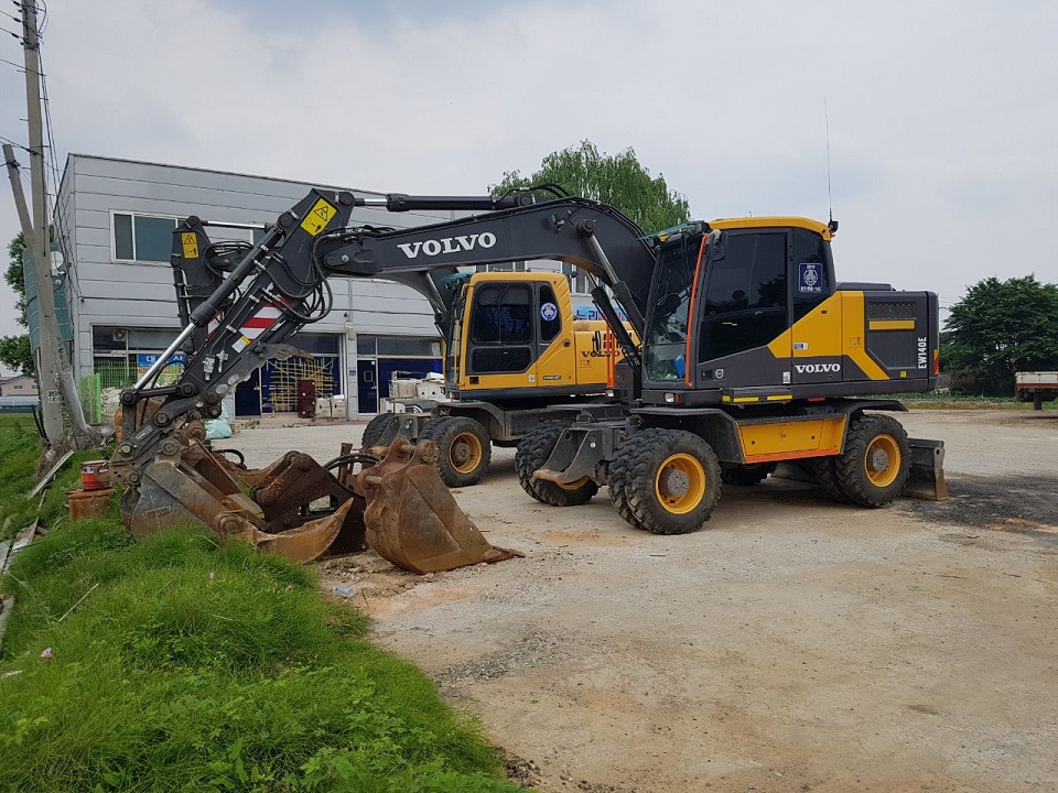 조은중기 장비 사진